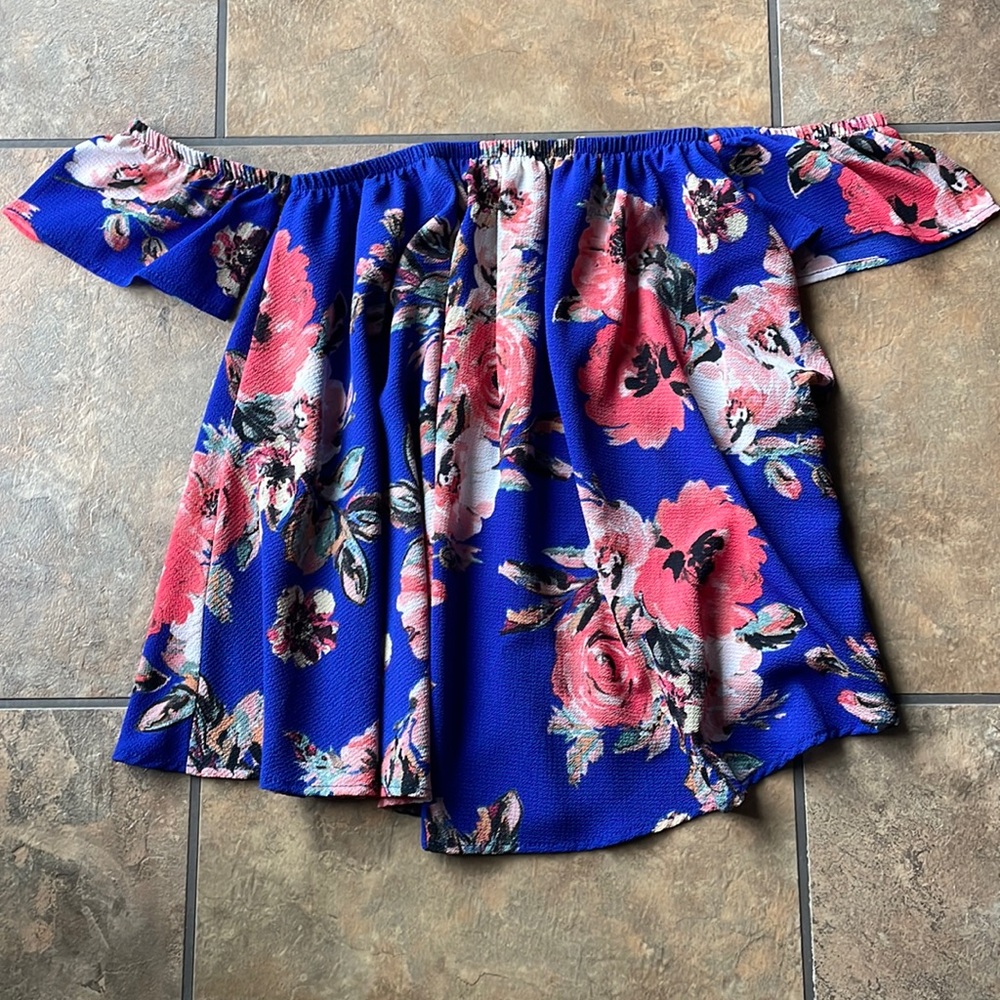 Womens floral dressy top